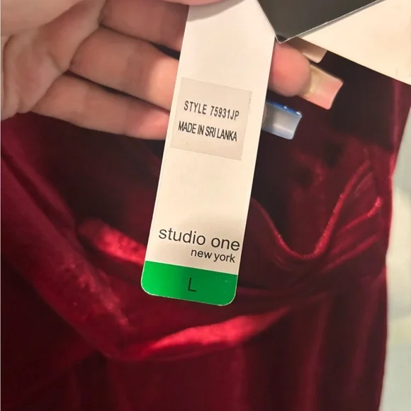 Studio One New York Red Dress - Picture 5 of 7